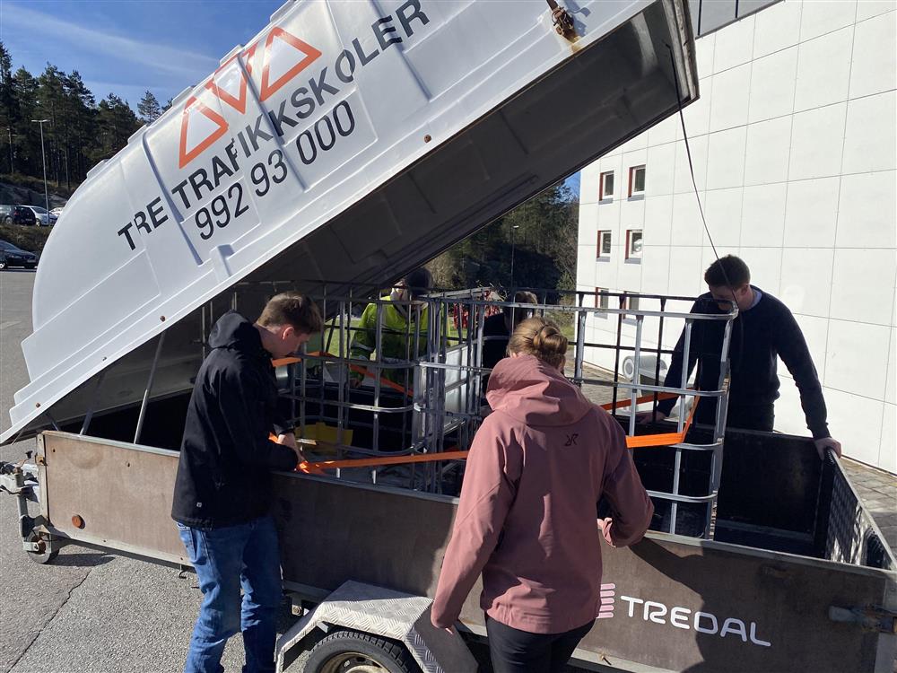 last i lukket henger.foto - Klikk for stort bilde